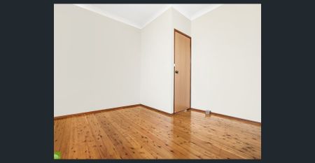 Spacious & Tidy 3-Bedroom Villa-Style Unit – Convenient Location! - Photo 4