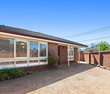 Private, Spacious 3 Bedroom Family Home. - Photo 4