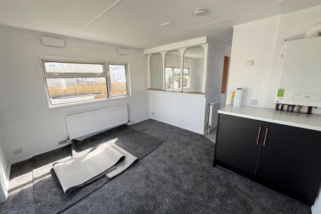 Hillcrest Caravan Site - Photo 4