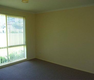 FAMILY HOME - ALBION PARK RAIL - Photo 2