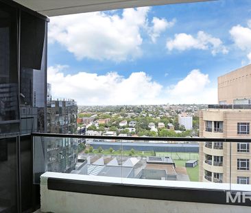 Elevated luxury living with sweeping eastern views - Photo 6