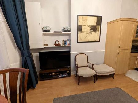 Castletown Road, London, W14 - Photo 2