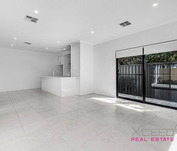 Modern and Low Maintenance in the Heart of Fremantle! - Photo 5