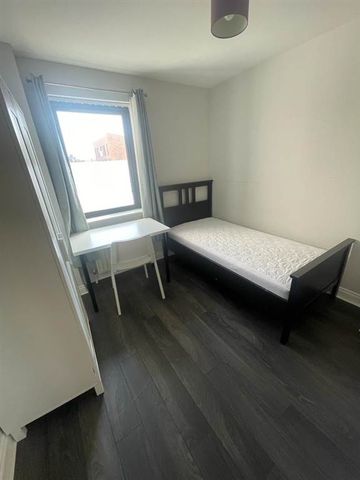 Apartment 11 Gardiners Square, 9 Brown Square, Belfast, BT13 2BW - Photo 5