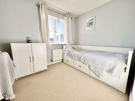 2 bedroom semi-detached house to rent - Photo 2
