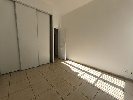 Location appartement 2 pièces, 57.00m², Narbonne - Photo 2