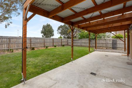 11 Ayton Street, Ivanhoe - Photo 3