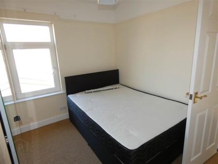 32 Aigburth Park, Belfast, BT4 1PQ - Photo 5