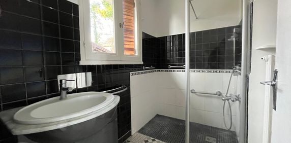 Location Maison 5 pièces 134m² CRECHES SUR SAONE 71680 - Photo 2