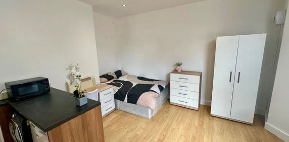 Bedsit, Norwood Terrace, LS6 - Photo 2