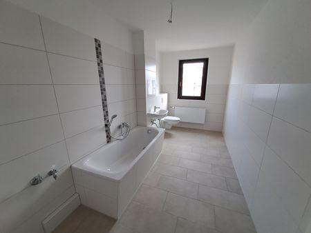 Erstbezug nach Sanierung! GerÃ¤umige 3-Raum Wohnung in Bitterfelder Innenstadt - Photo 5