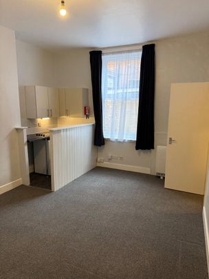 Studio Flat, Howard Road, SO15 - Photo 1