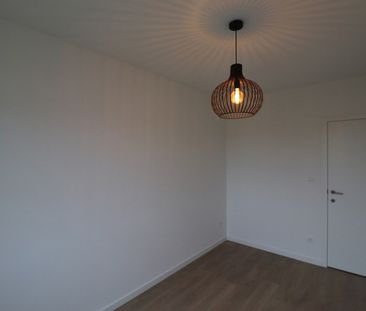 Nieuwbouwwoning met 3 slaapkamers, zolder, tuin en 2 autostaanplaat... - Foto 6