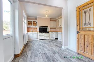 3 BEDROOM House - Semi-Detached - Photo 4