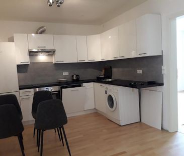 Schönes ZIMMER in einer 3-Zimmer-Wohngemeinschaft - Photo 1