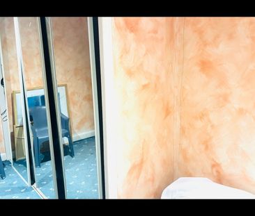 Room in a Shared House, Brixham Gardens, IG3 - Photo 4