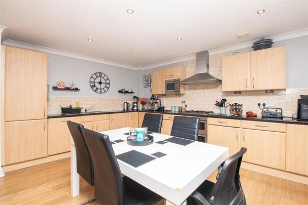 2 bedroom apartment to rent - Photo 1