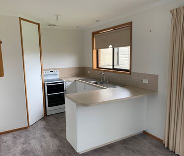 Neat & Tidy Family Home. - Photo 4