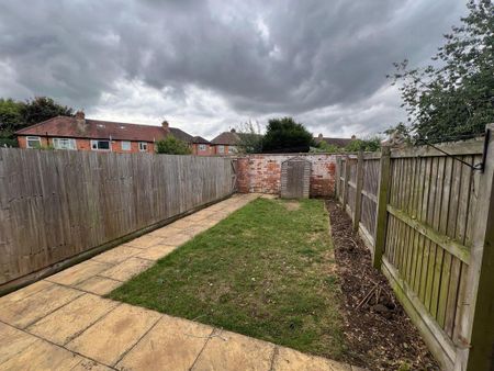 2 bedroom terraced house to rent - Photo 2