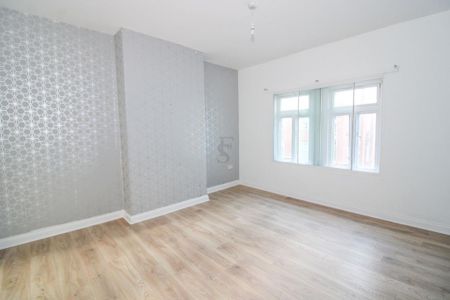 2 bedroom maisonette to rent - Photo 3