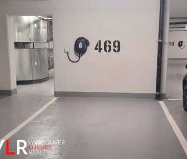 Condo in Surrey, BC - Photo 5