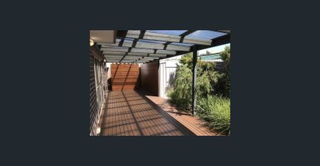 STUNNING 3 BEDROOM TOWNHOUSE - Photo 5