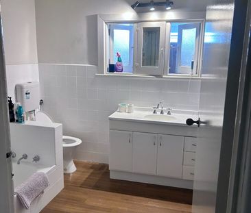 St Kilda East - Photo 3