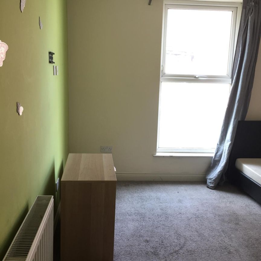 WF6, Normanton - Photo 1