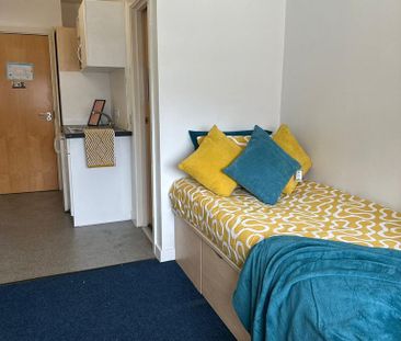 Studio to rent - Photo 1