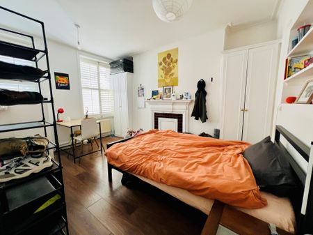 Doughty Street, London, WC1N - Photo 3