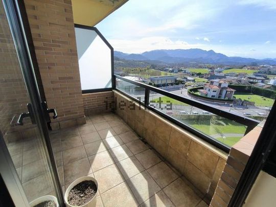 Alquiler de piso en Calle Piloña - Photo 1