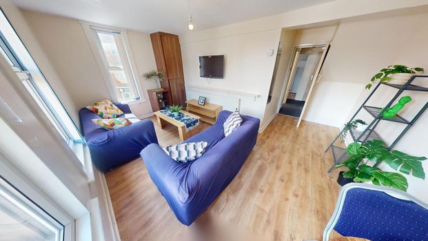 4 bedroom apartment to rent - Photo 1