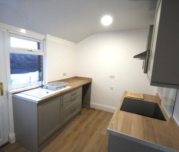 3 bedroom end of terrace house to rent - Photo 6