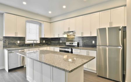 For Lease - 32 Rapids Lane, Hamilton, Ontario - Photo 4