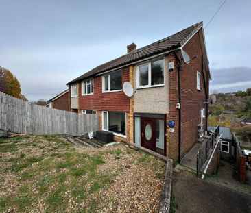 4 bedroom semi-detached house to rent - Photo 1