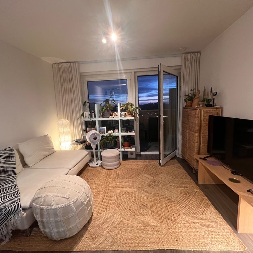 1 Bed Flat, Copenhagen Court, SE8 - Photo 1