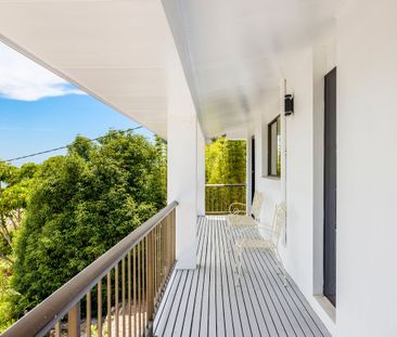 4 Bedroom furnished home with inground pool and spectacular water v... - Photo 1