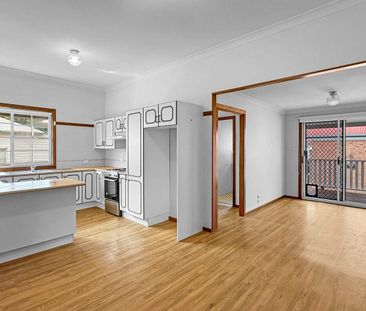 Central Convenience - Photo 4