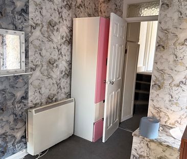 1 Bed Terraced House, Russell Street, LU1 - Photo 3