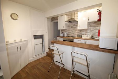 1 bedroom private hall to rent - Photo 2