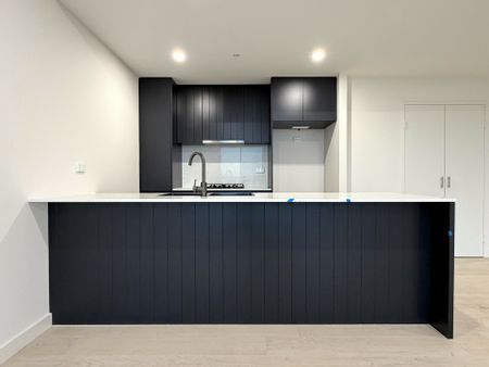 Modern Living in Prime Fairfield Location - Photo 3