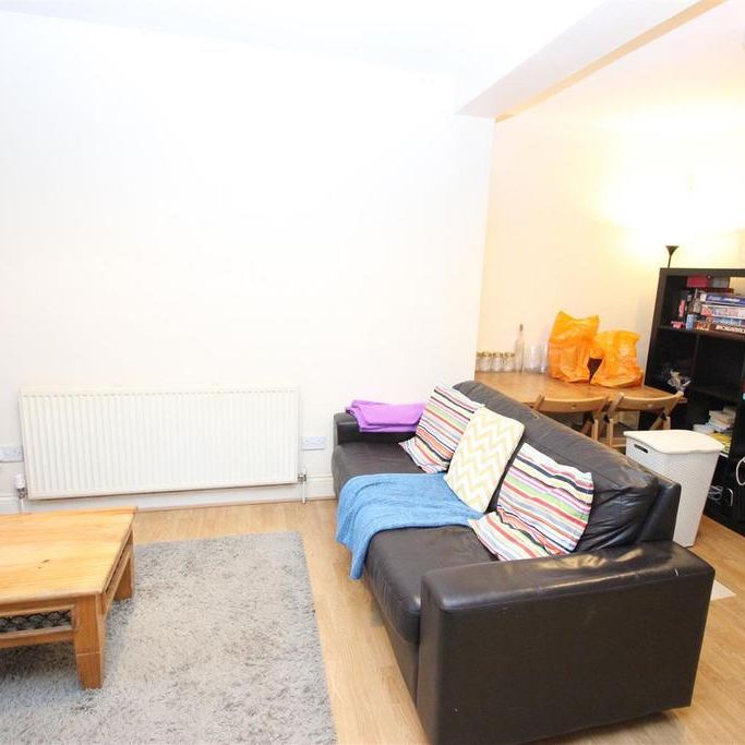 1 bedroom in a house share to rent - Photo 1