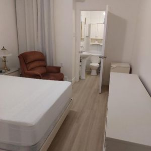 2 1/2 meublé St-Sauveur - Photo 2