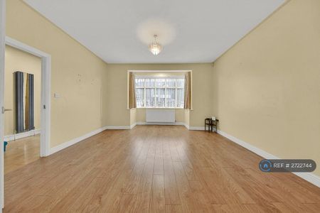 3 bedroom terraced house to rent - Photo 5