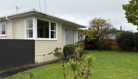 3 BEDROOM - GARAGE - SINGLE LEVEL - Photo 4