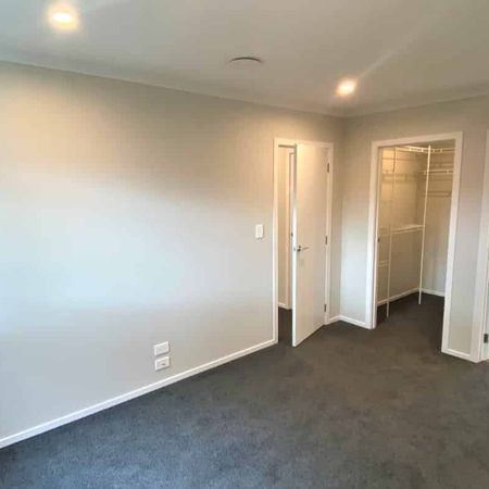Modern 3-Bedroom Townhouse - Photo 4