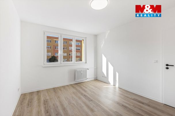 Pronájem bytu 2+1 54 m², Vítězslava Nezvala 2465, Most - Photo 1