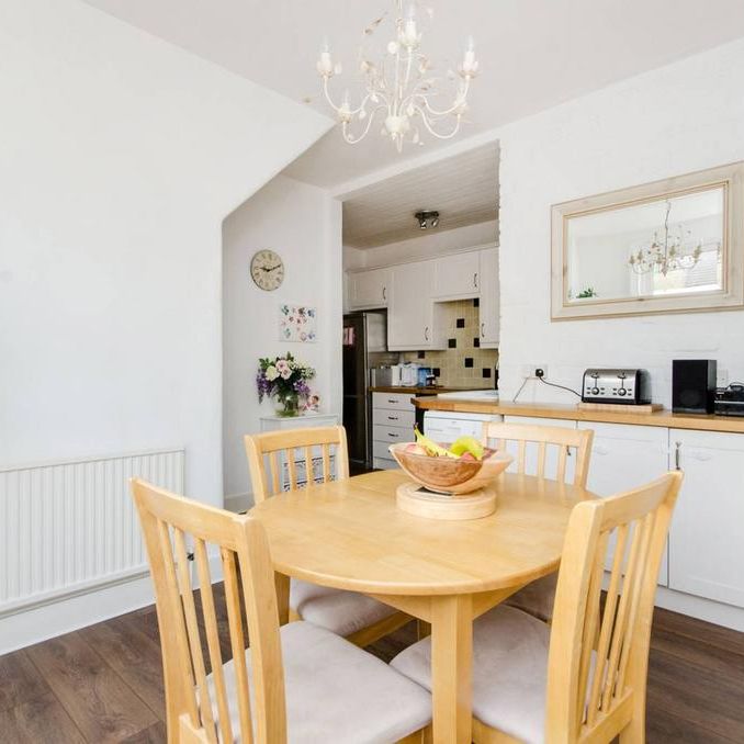 3 bedroom maisonette to rent - Photo 1