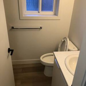 Beautiful new 1BR basement - Photo 2