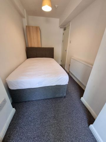 3 bedroom flat to rent - Photo 5